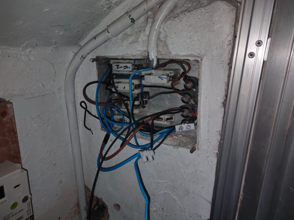 Adapta tu instalación eléctrica a la normativa vigente