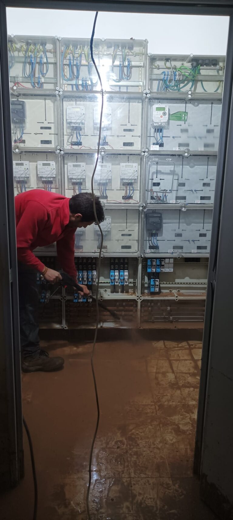 Limpieza de cuadros eléctricos en comunidades de propietarios