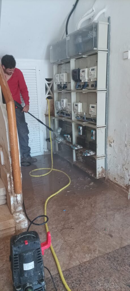 Limpieza de cuadros eléctricos en comunidades de propietarios