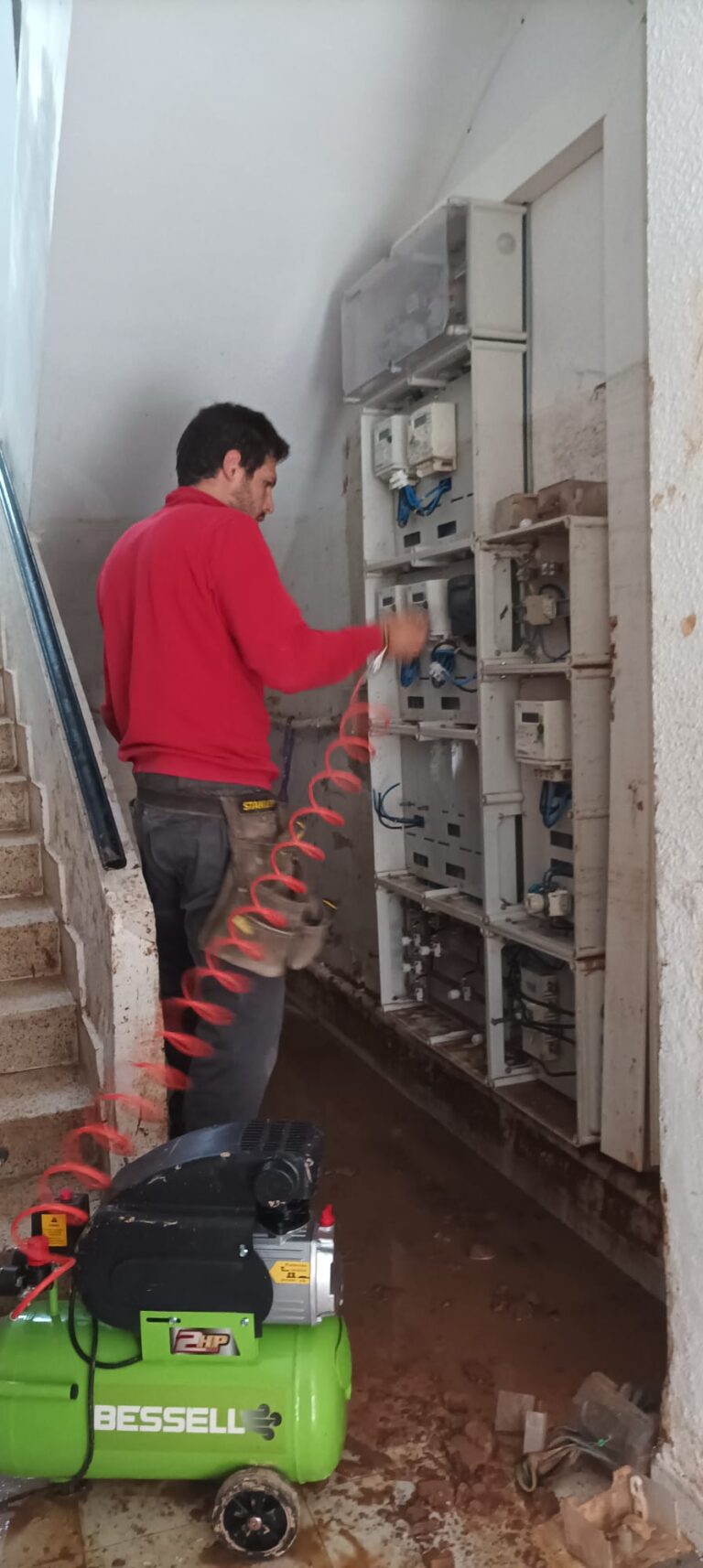 Limpieza de cuadros eléctricos en comunidades de propietarios