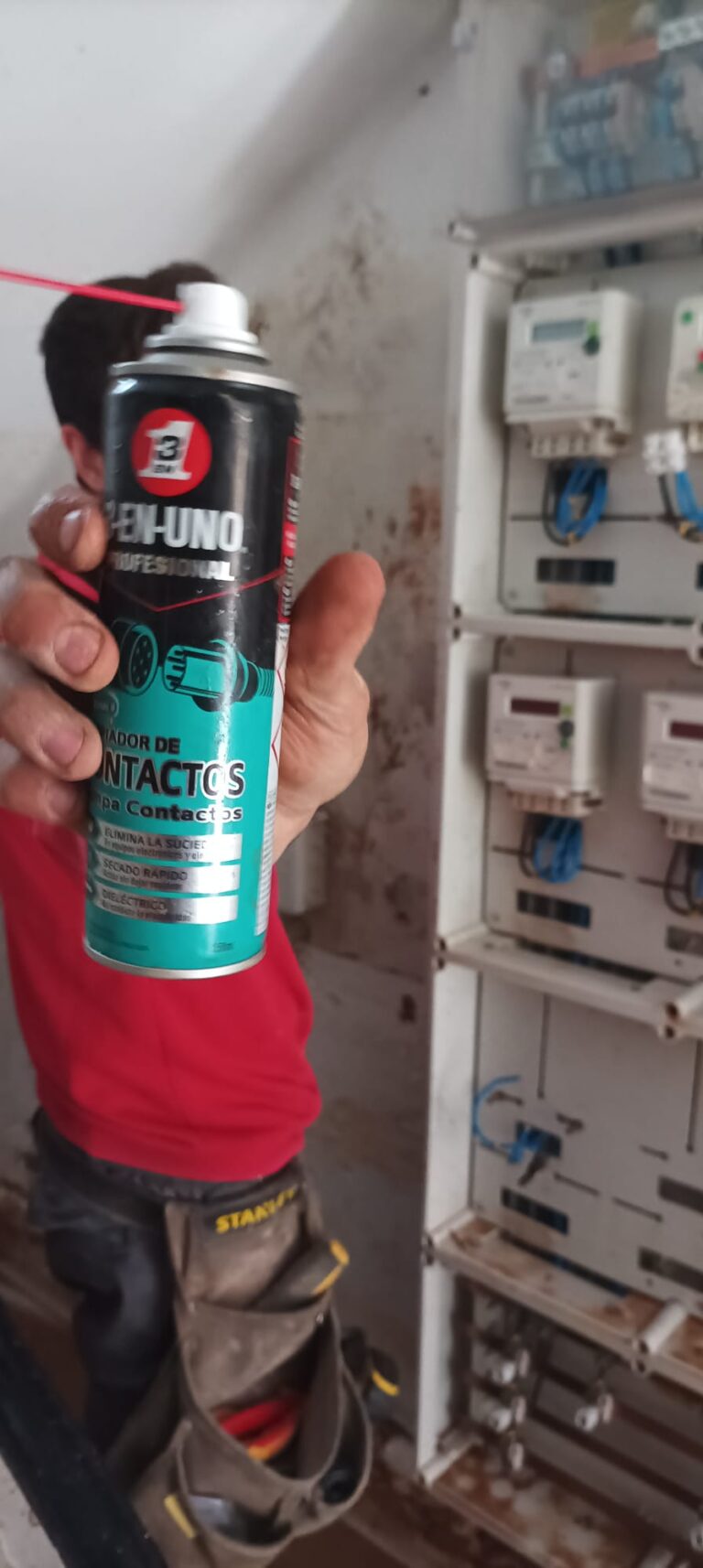 Limpieza de cuadros eléctricos en comunidades de propietarios