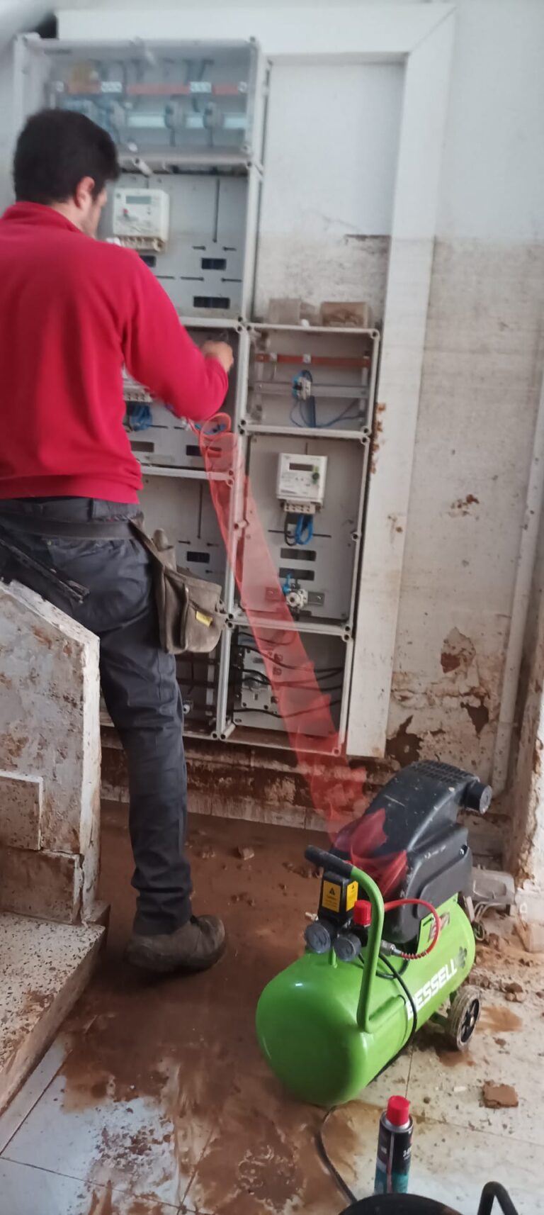 Limpieza de cuadros eléctricos en comunidades de propietarios