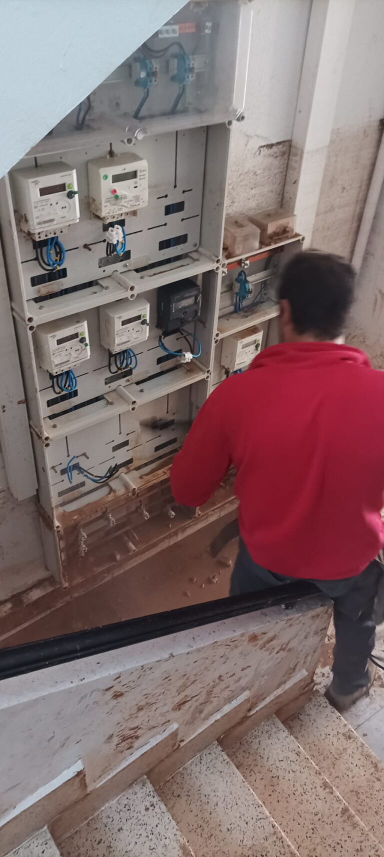 Limpieza de cuadros eléctricos en comunidades de propietarios