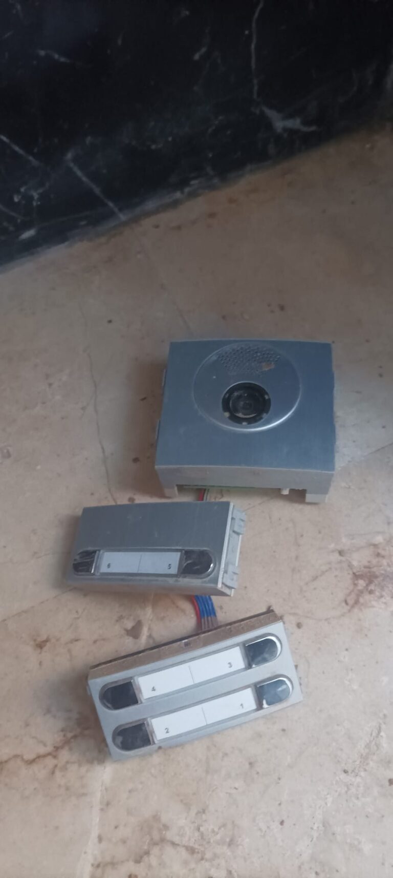 Reparación de telefonillos en Paiporta tras la DANA